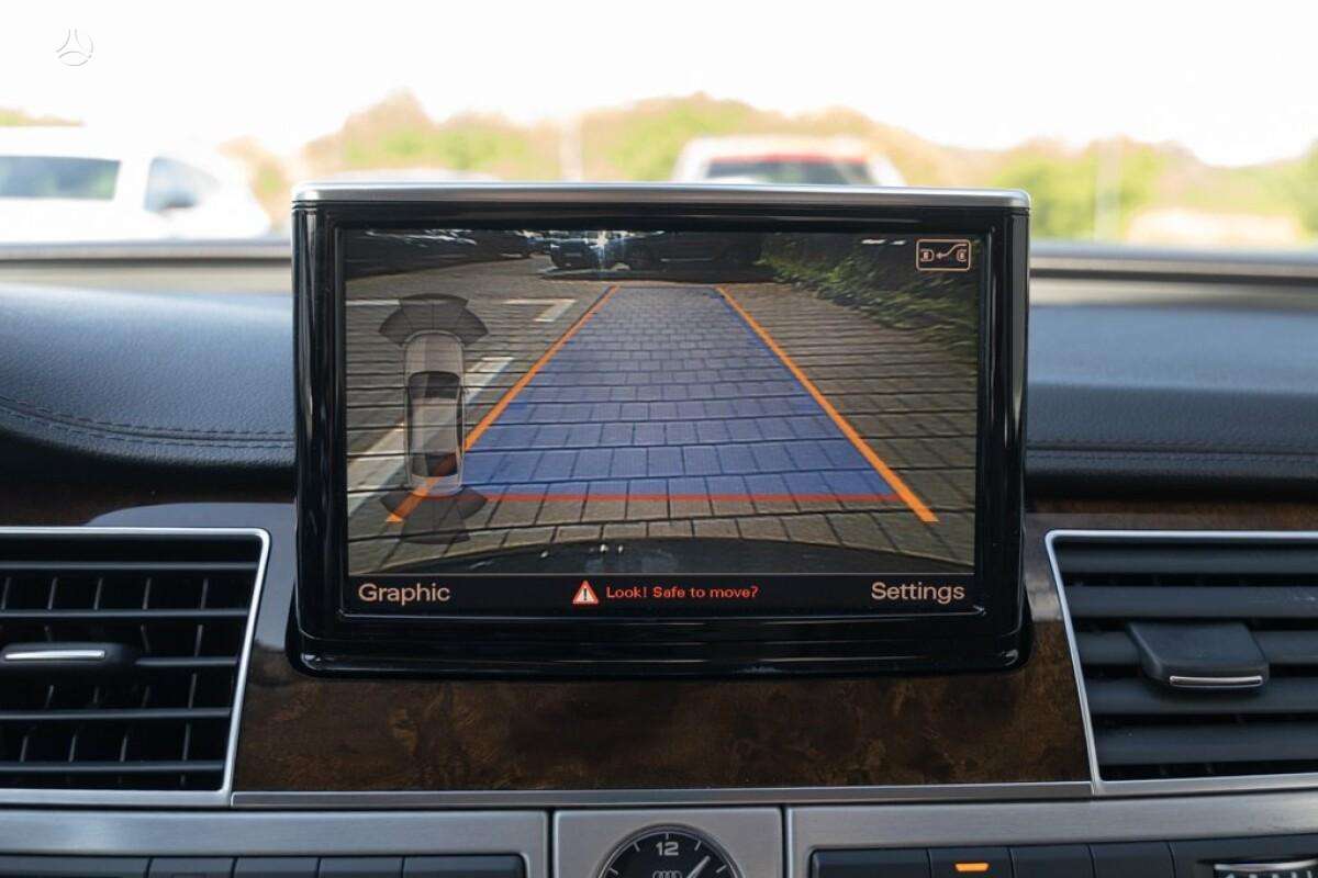 Audi A8, 3.0 l., sedanas