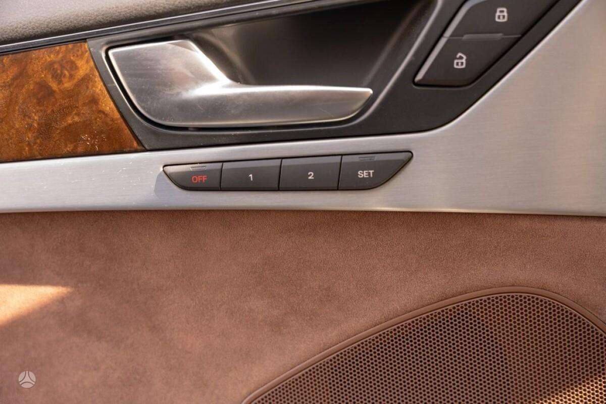 Audi A8, 3.0 l., sedanas