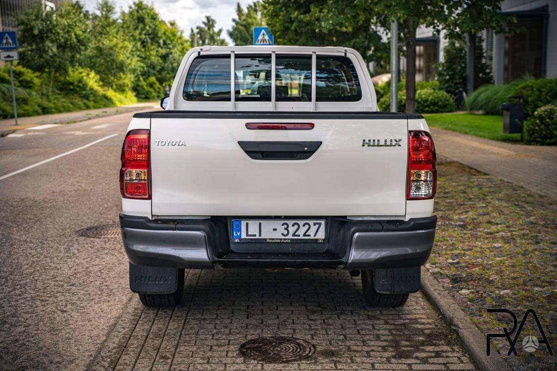 Toyota Hilux - 5