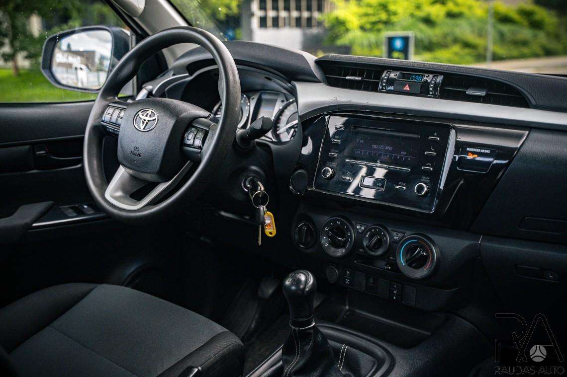Toyota Hilux - 7