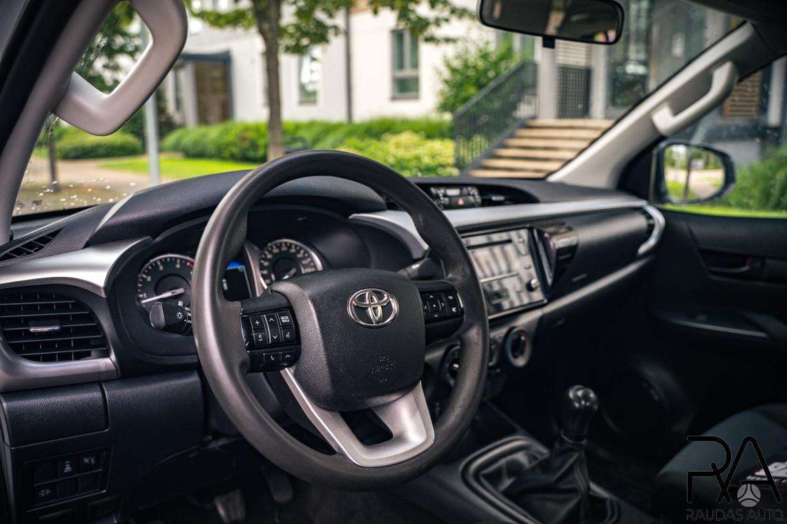 Toyota Hilux - 8