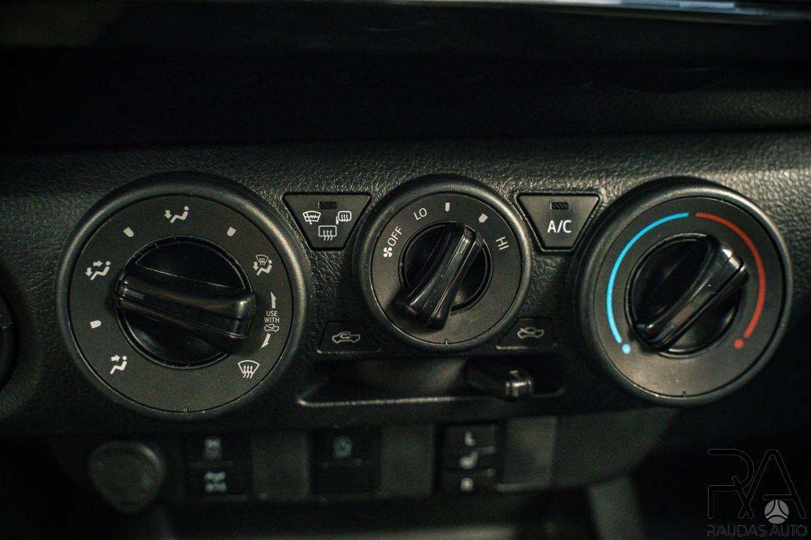 Toyota Hilux - 12