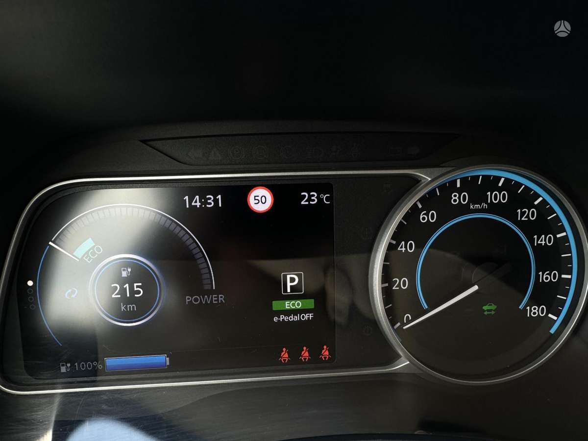 Nissan Leaf, 40 kWh, hatchback