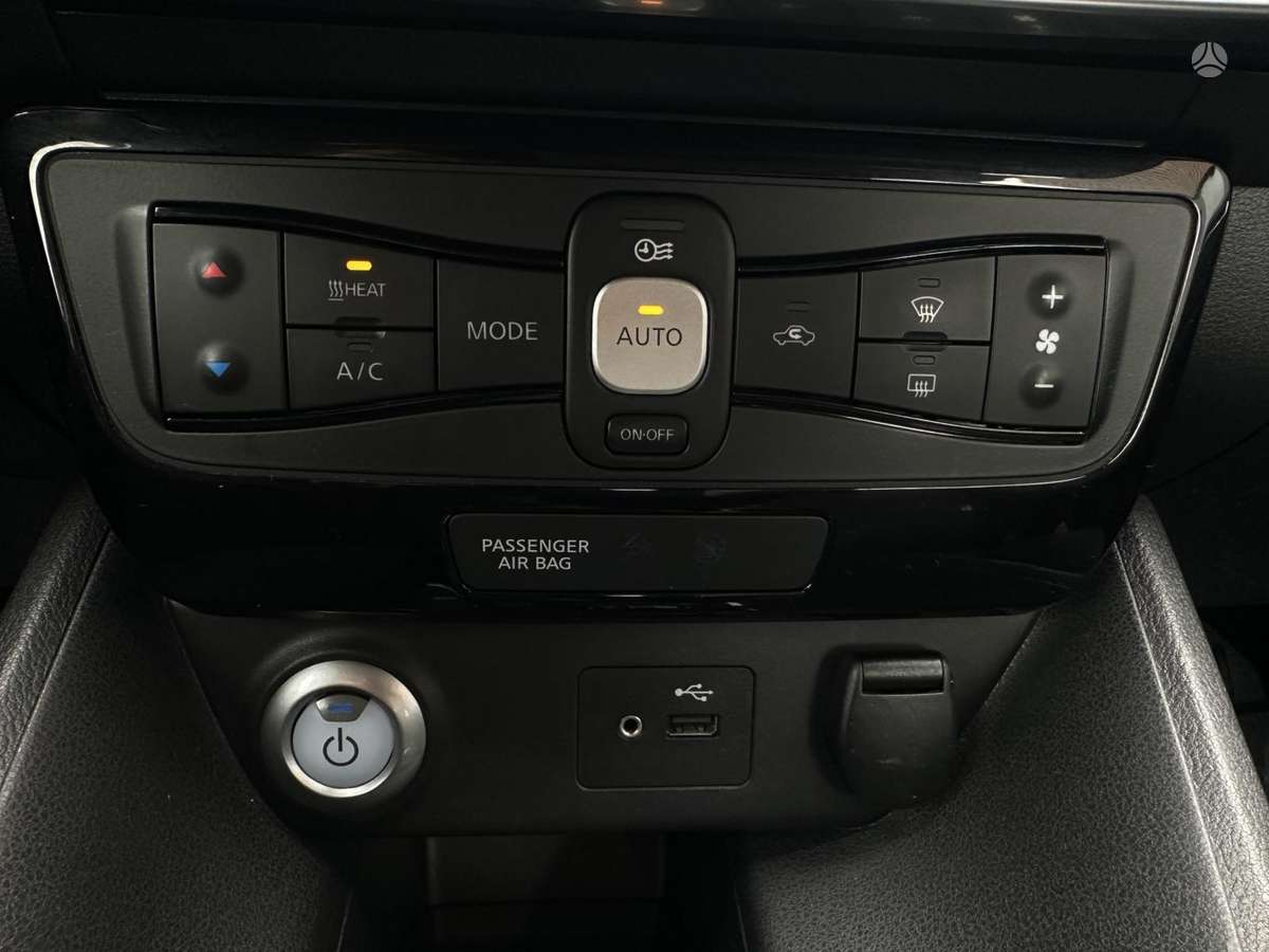 Nissan Leaf, 40 kWh, hatchback