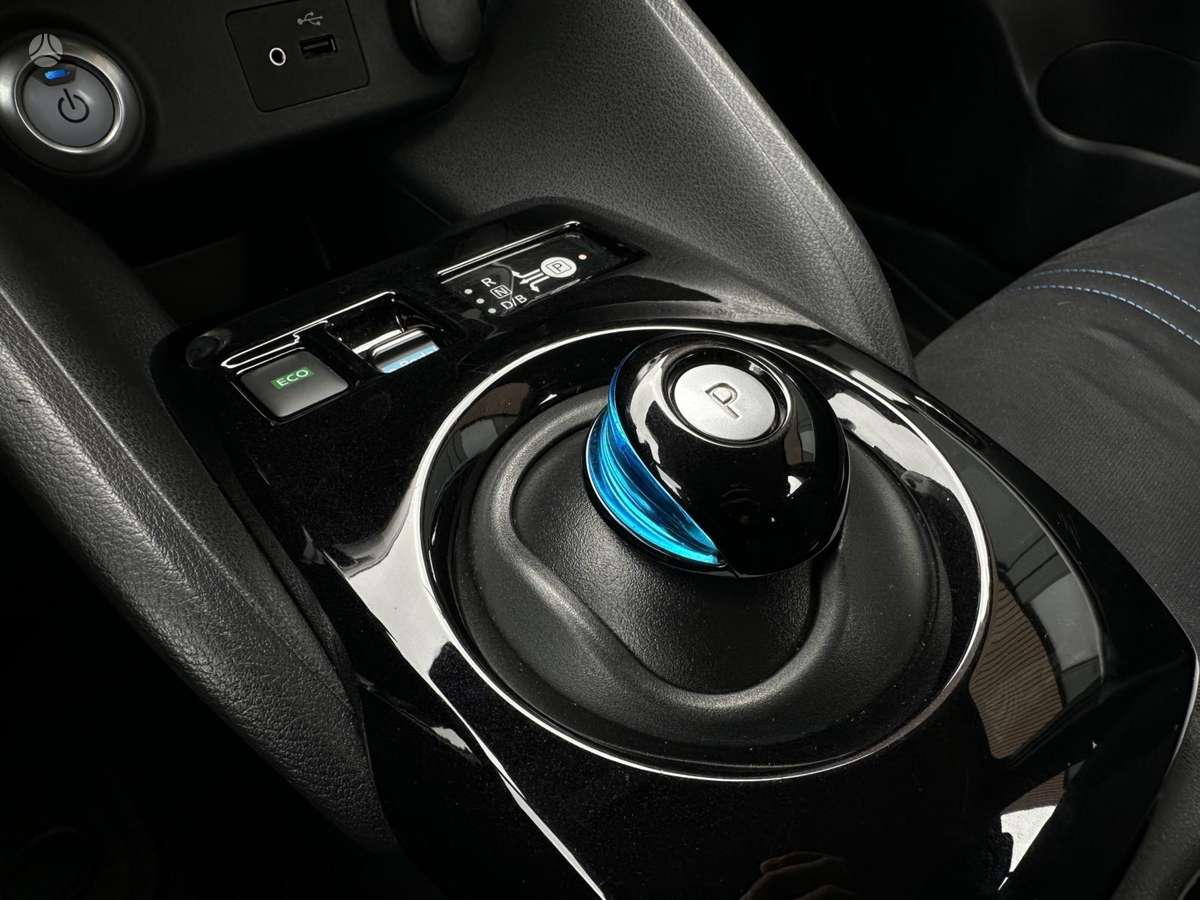 Nissan Leaf, 40 kWh, hatchback