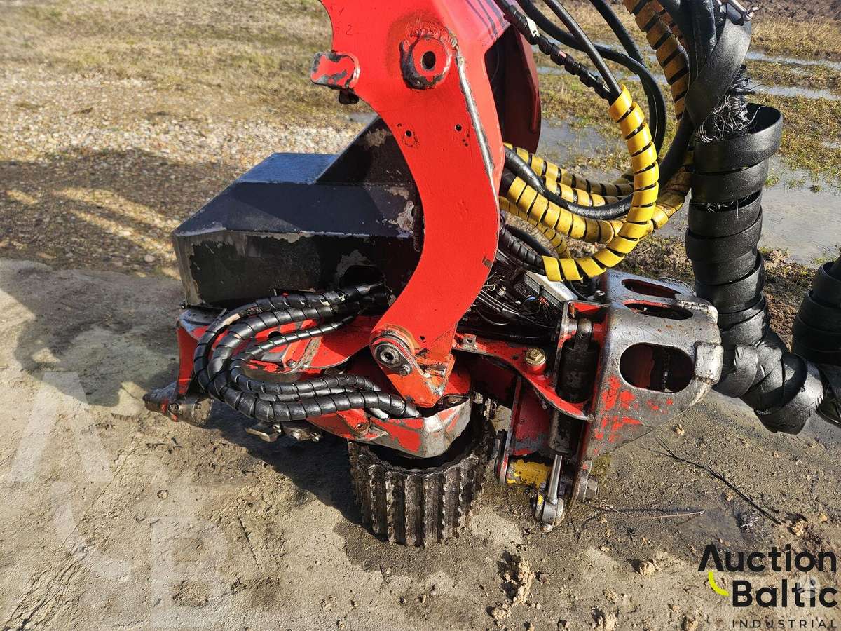 Valmet 901, medkirtės