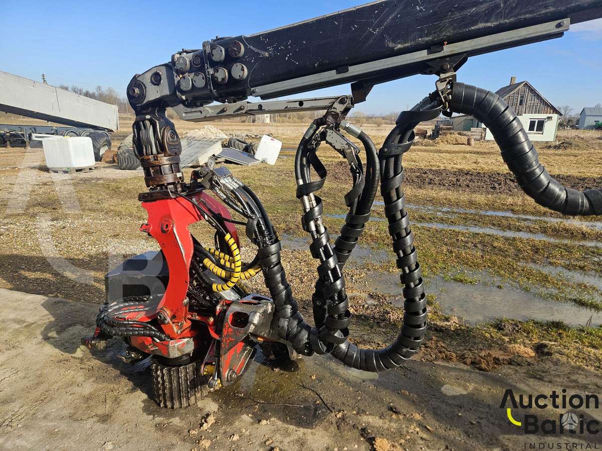 Valmet 901, medkirtės