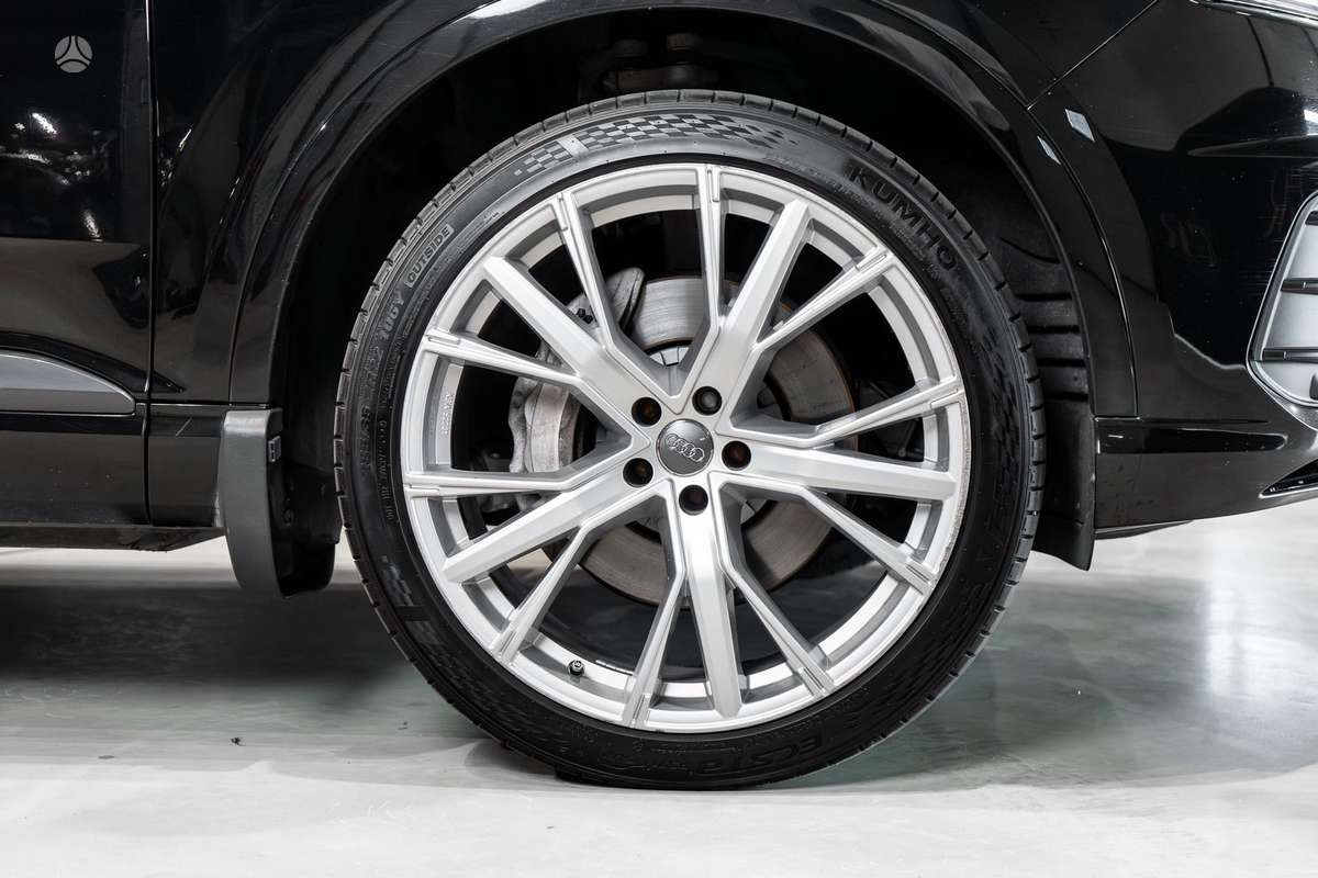 Audi Q7, 3.0 l., off-road / crossover