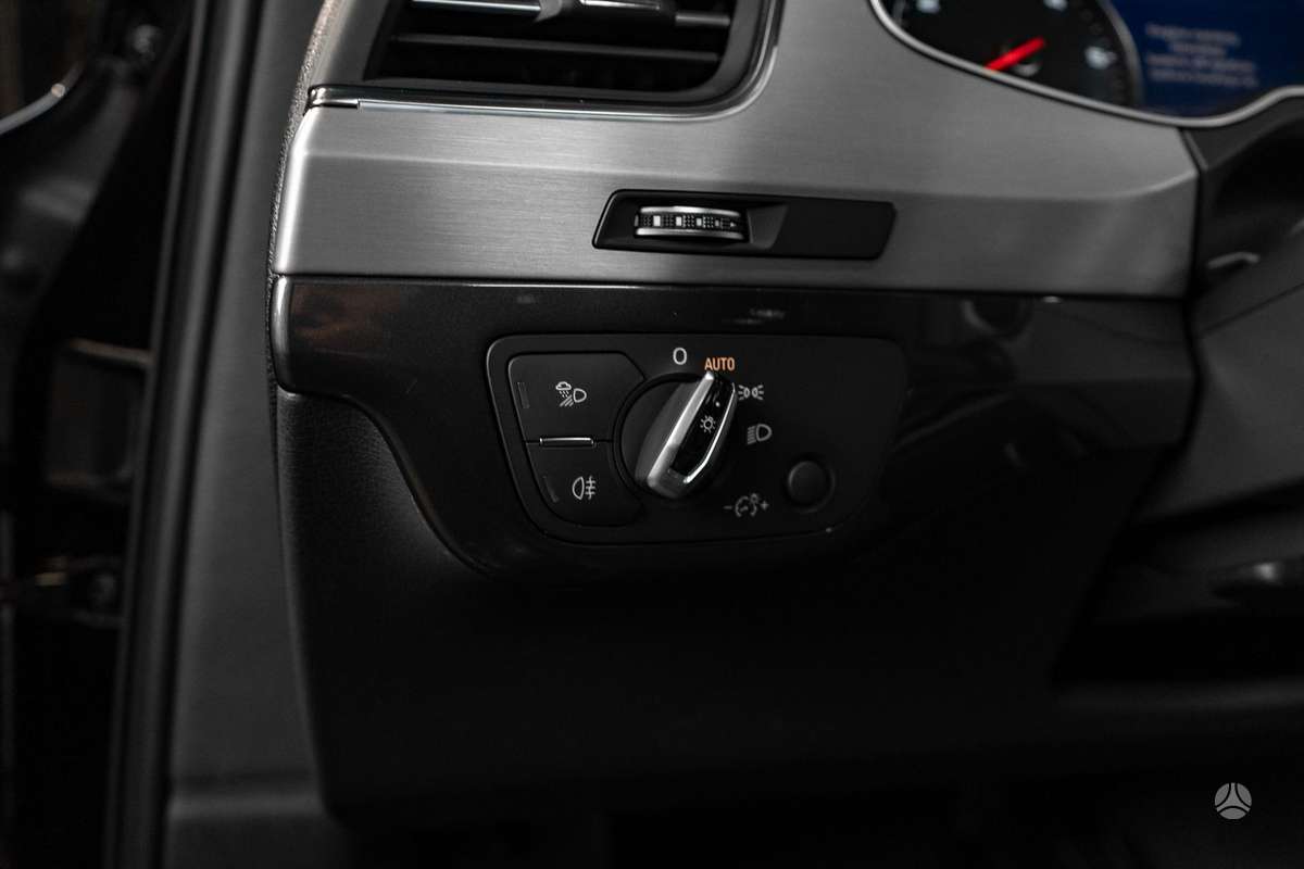 Audi Q7, 3.0 l., off-road / crossover