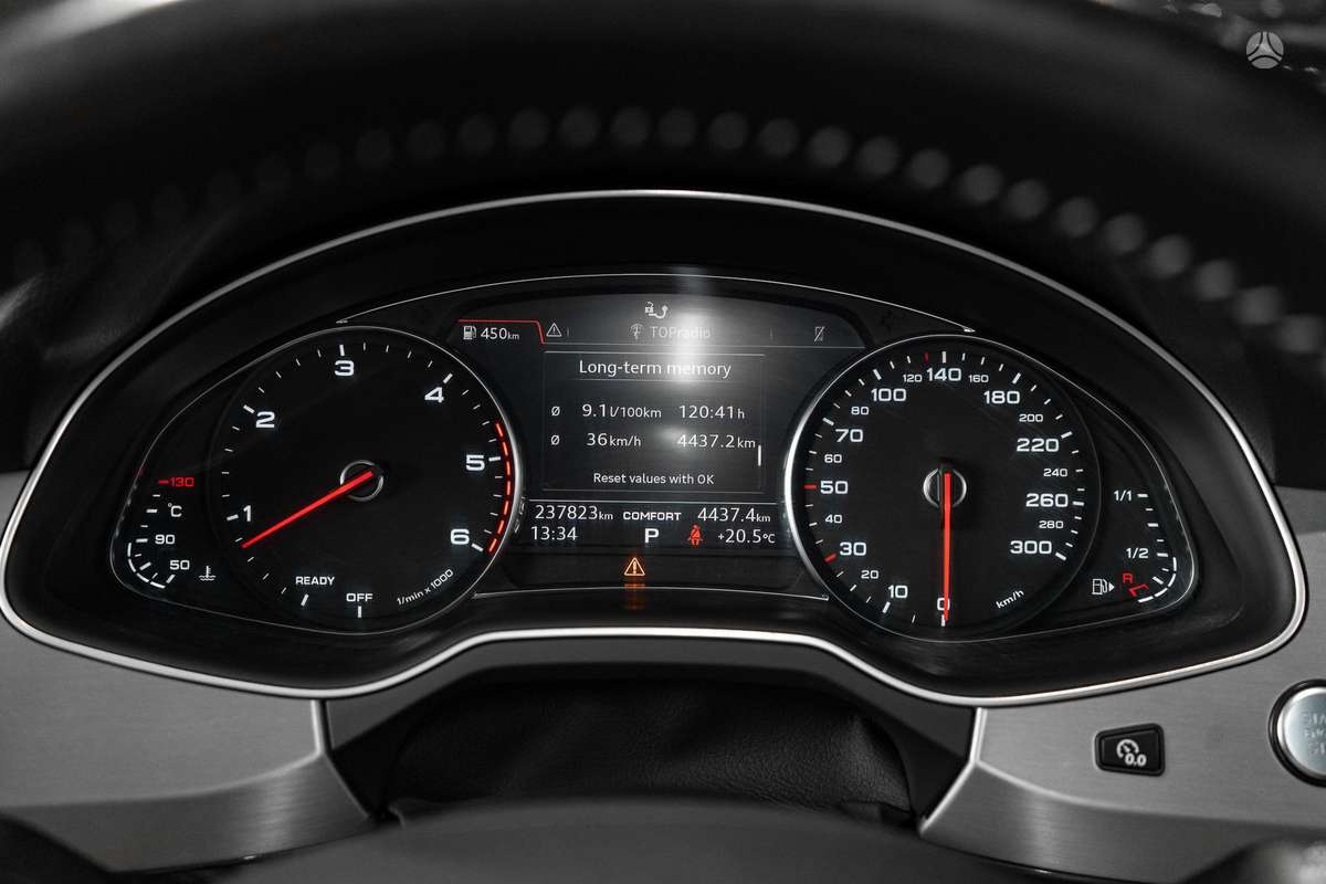 Audi Q7, 3.0 l., off-road / crossover
