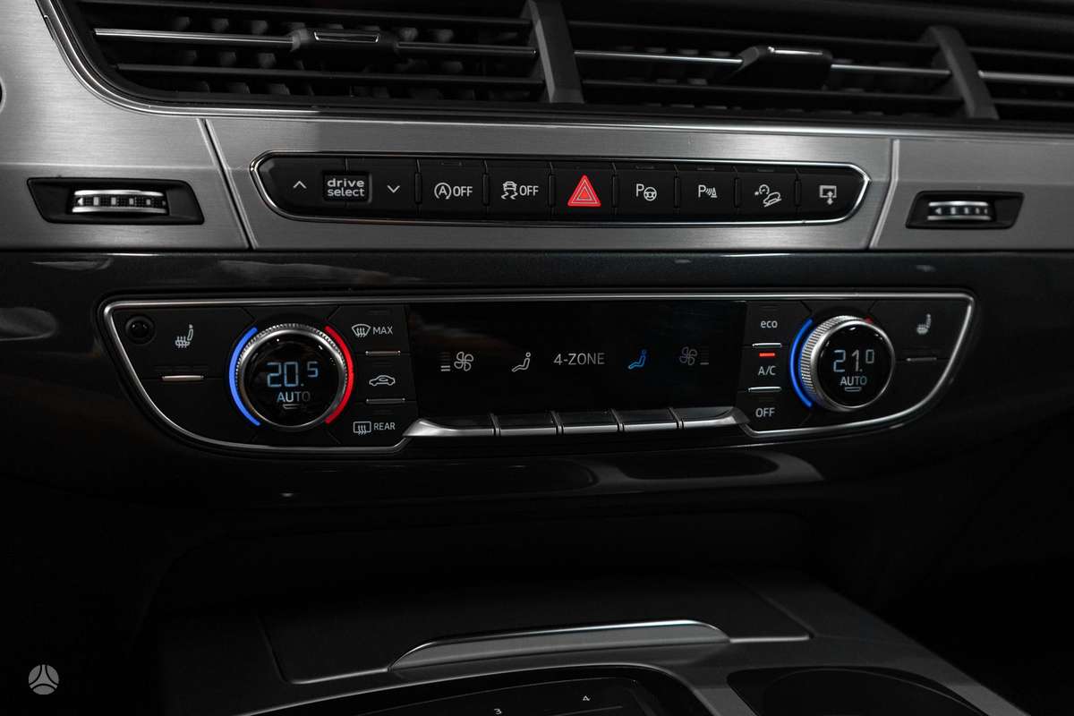 Audi Q7, 3.0 l., off-road / crossover