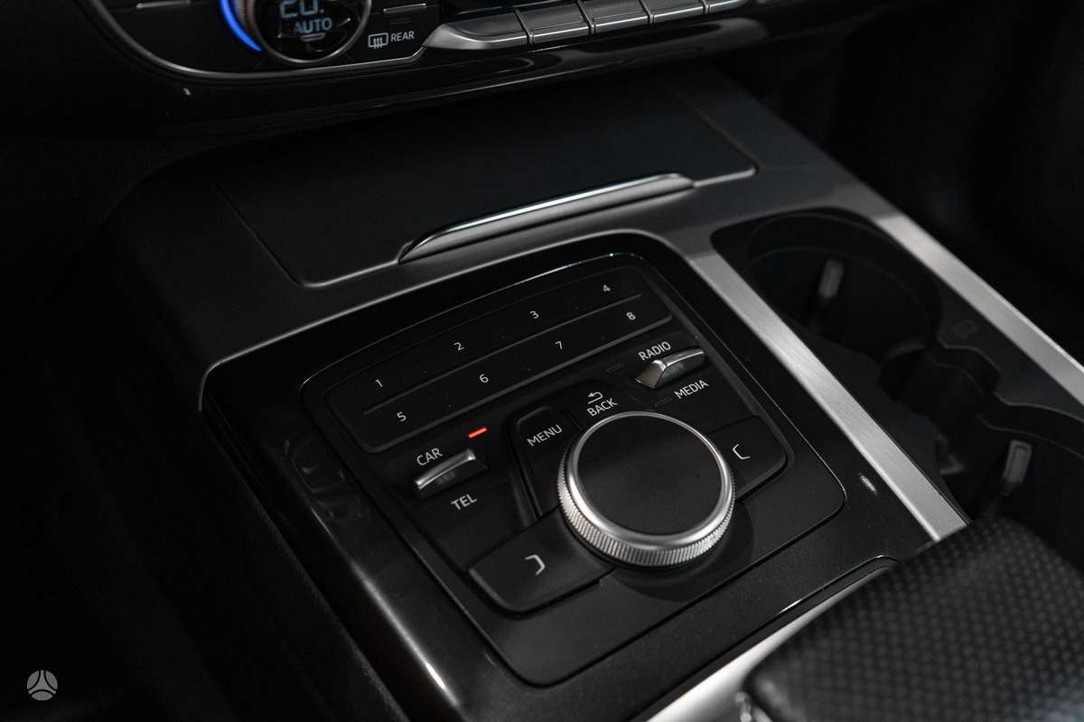 Audi Q7, 3.0 l., off-road / crossover