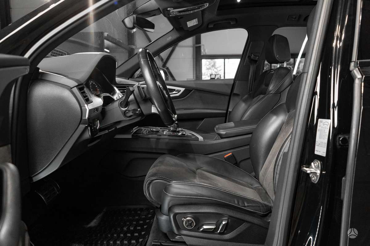 Audi Q7, 3.0 l., off-road / crossover