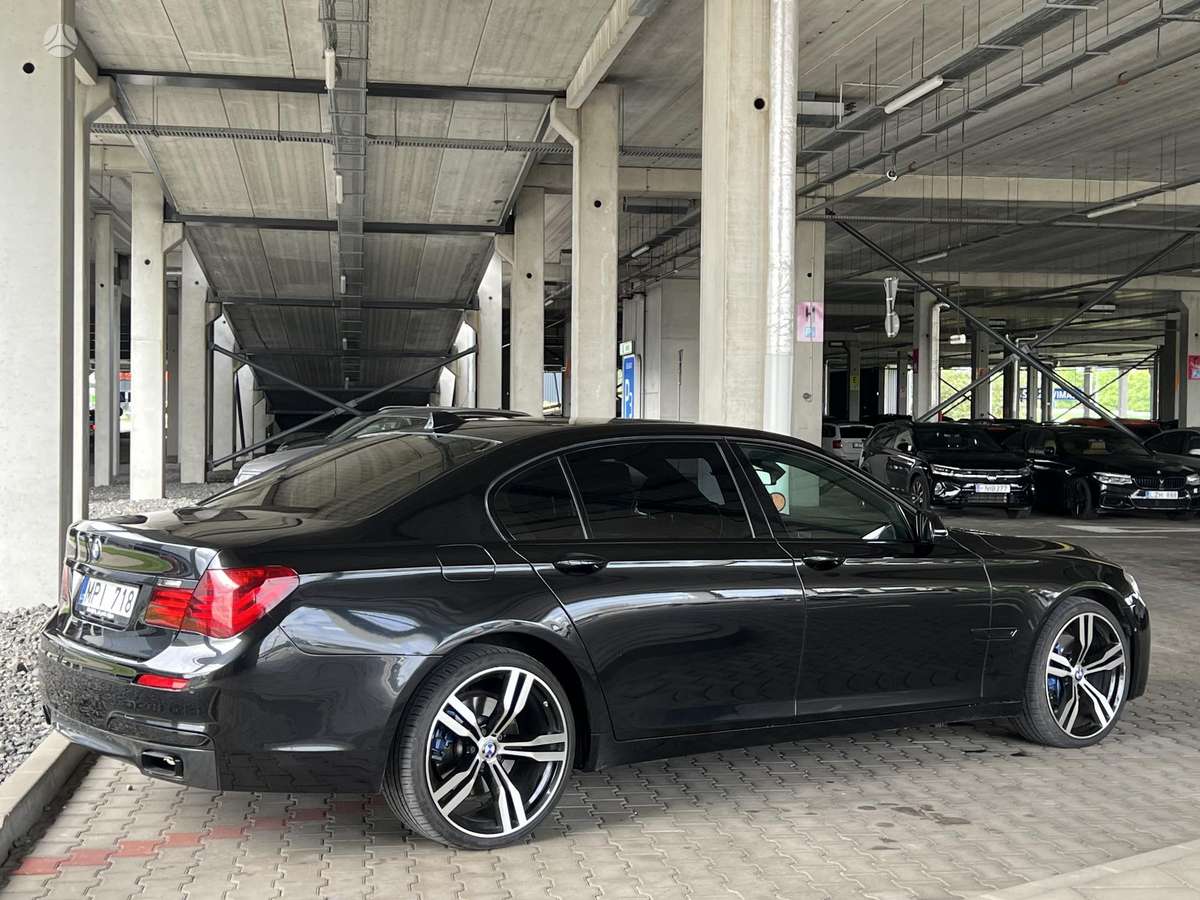 BMW 740, 3.0 l., Седан