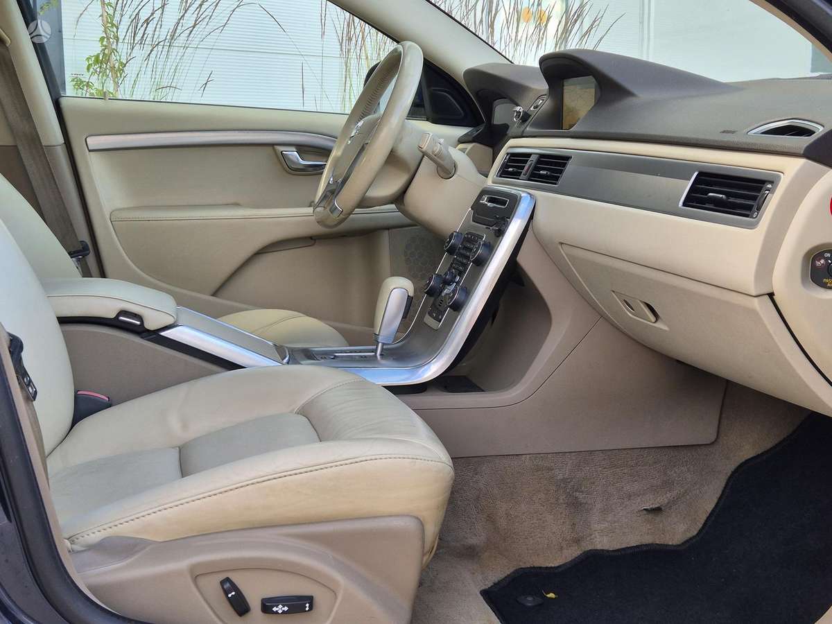 Volvo V70, 2.0 l., Универсал