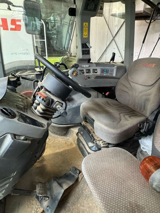 Claas AXION 850 CEBIS, traktoriai