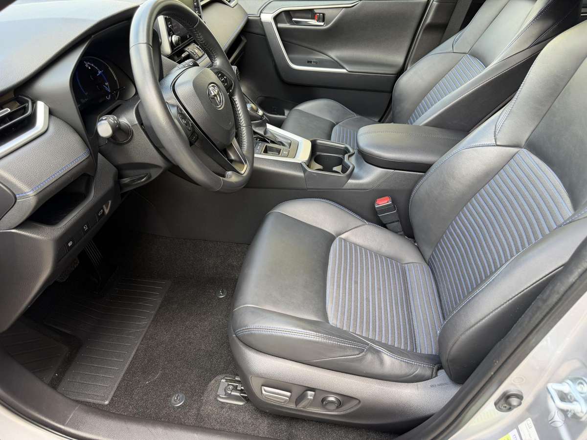 Toyota RAV4 - 10