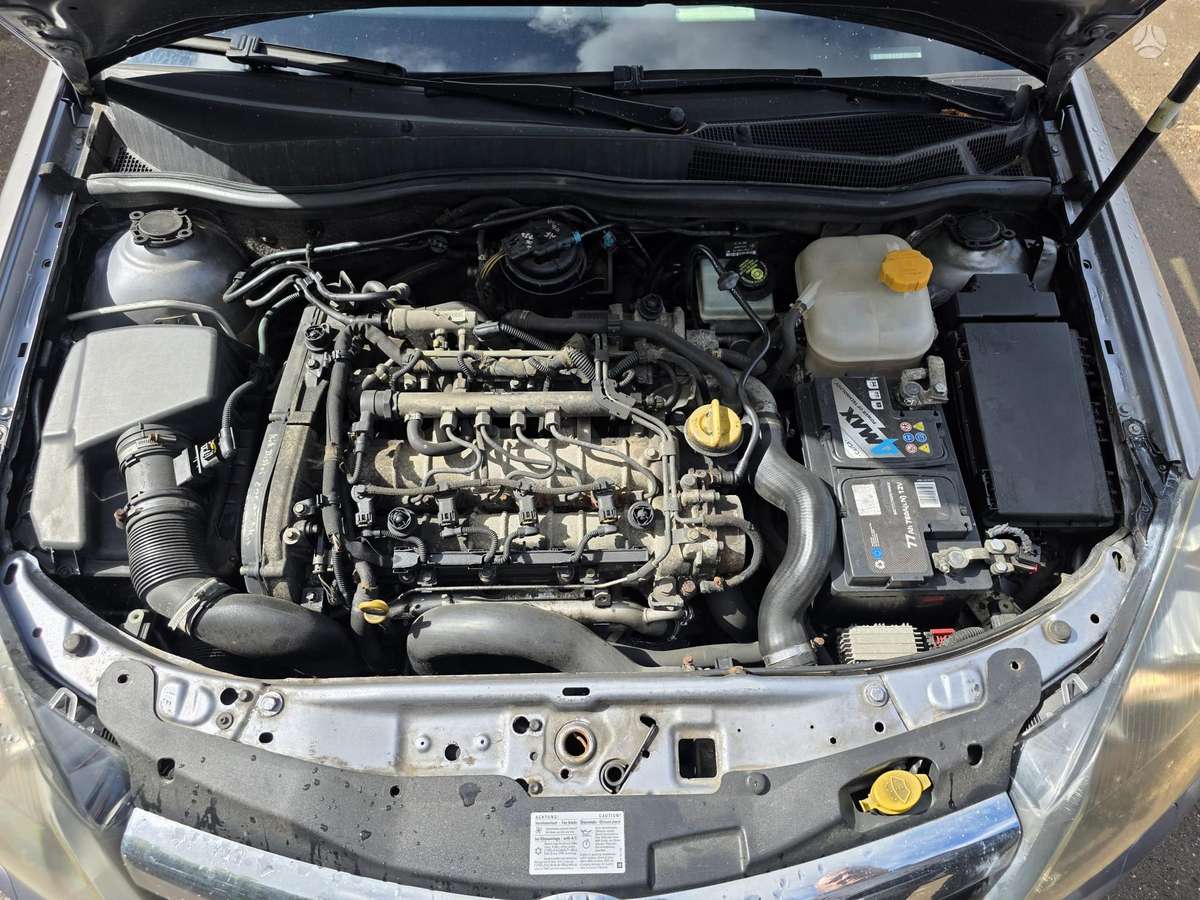 Opel Astra dalimis