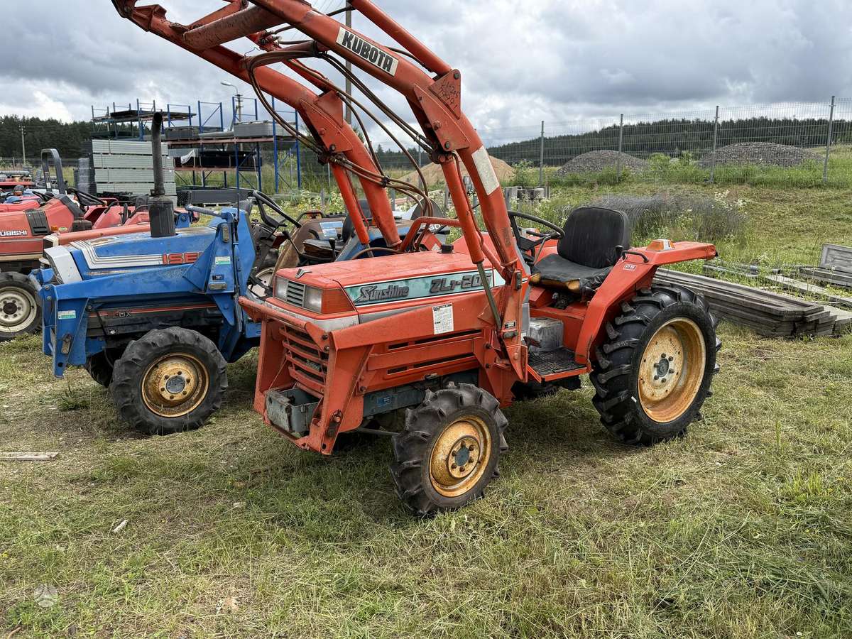 Kubota L1-205, tractors