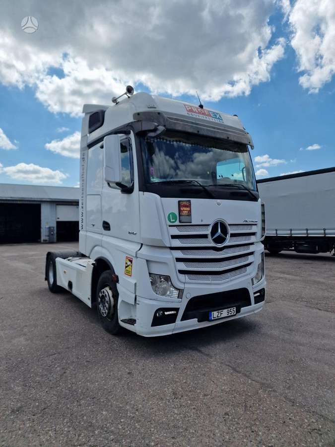 Mercedes-Benz Actros 1842, double sleeper