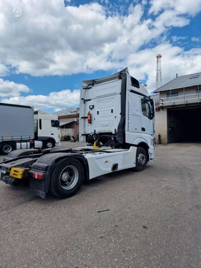 Mercedes-Benz Actros 1842, double sleeper