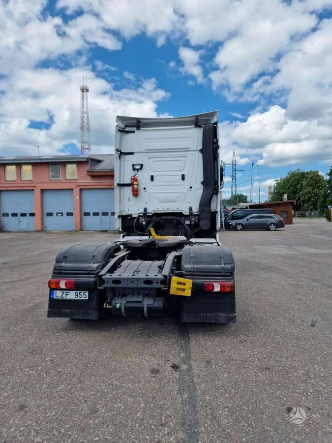 Mercedes-Benz Actros 1842, double sleeper