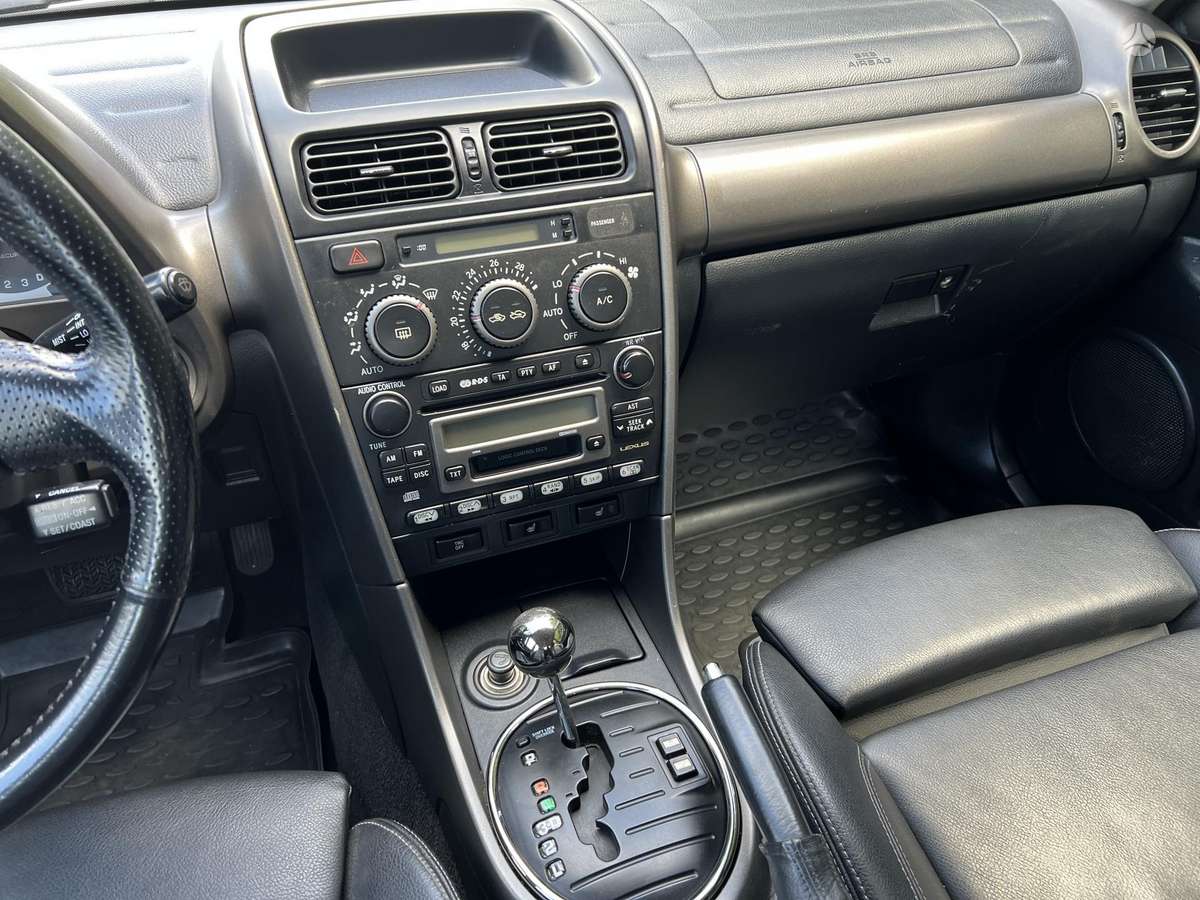 Lexus IS 200, 2.0 l., Седан