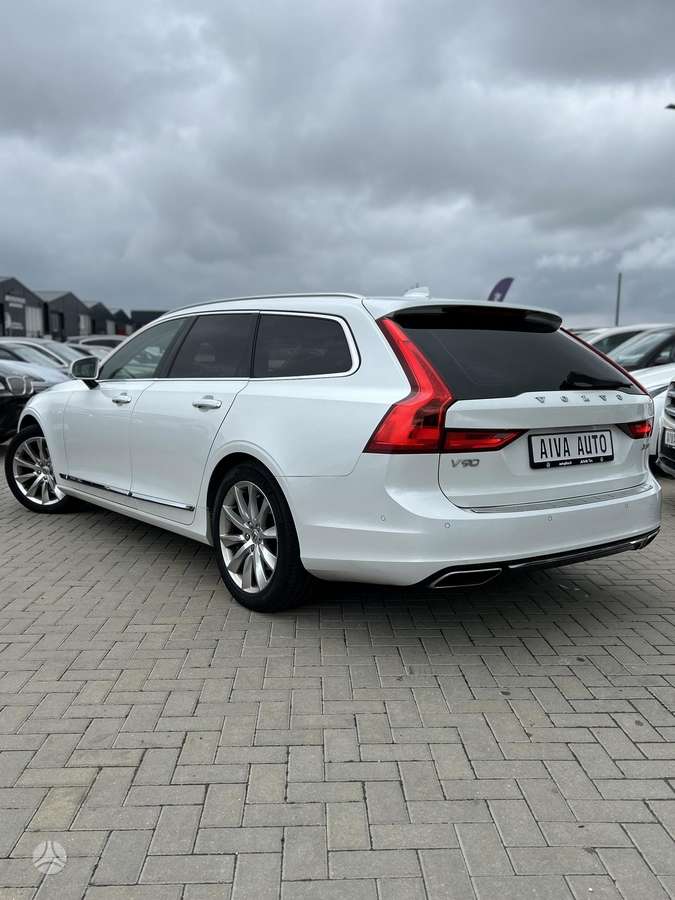 Volvo V90, Универсал