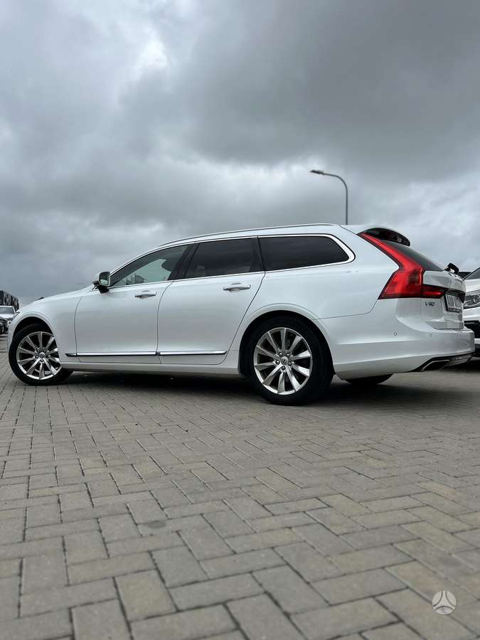 Volvo V90, Универсал