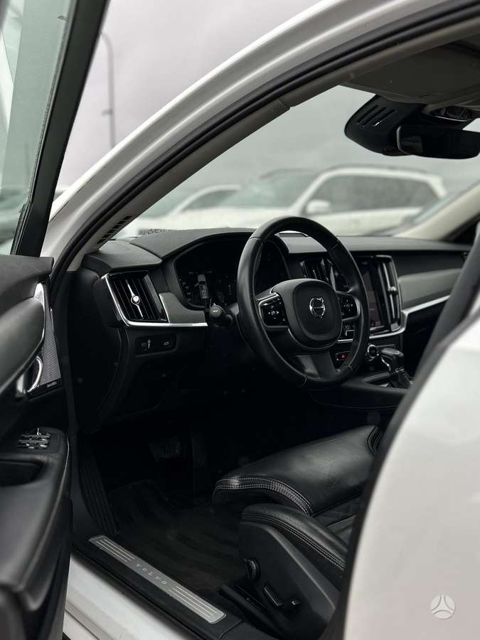 Volvo V90, wagon