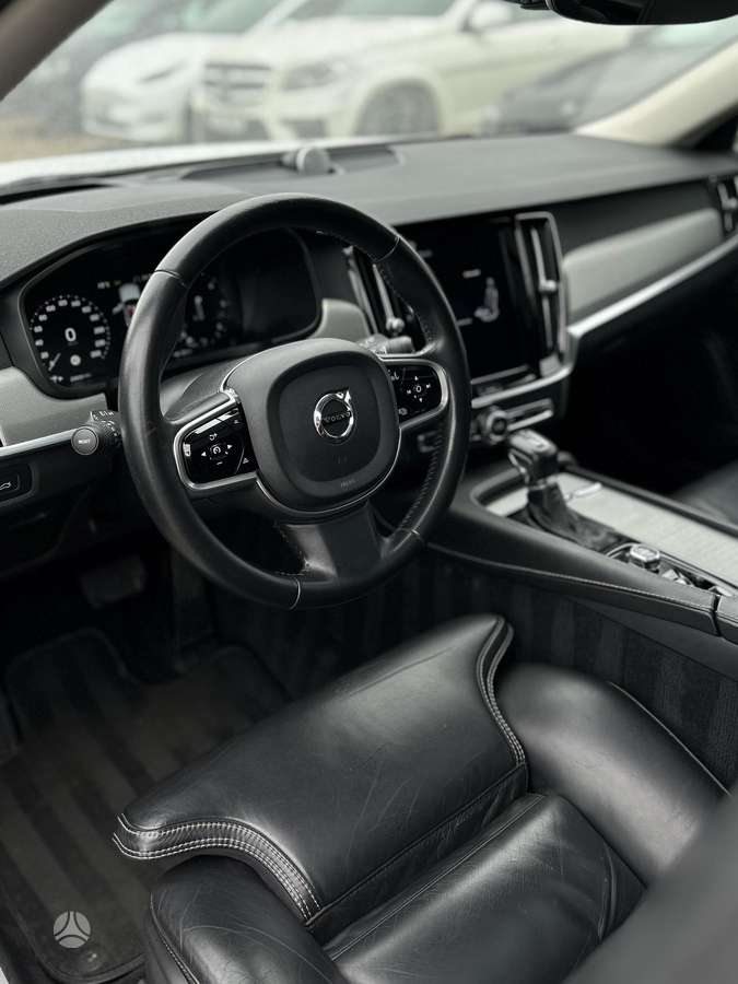 Volvo V90, Универсал