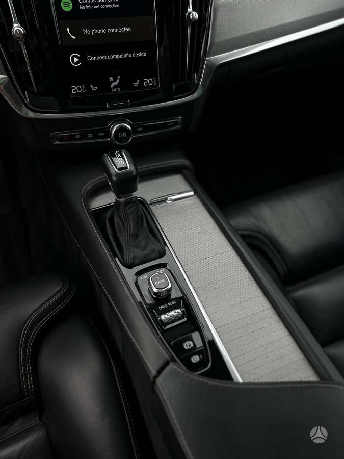Volvo V90, Универсал