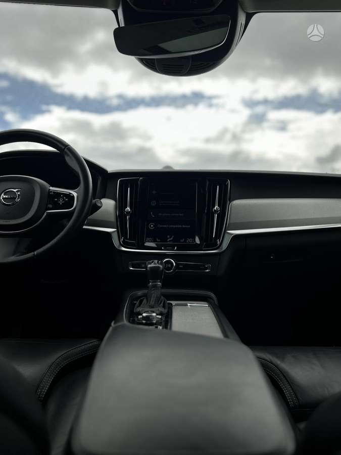 Volvo V90, Универсал