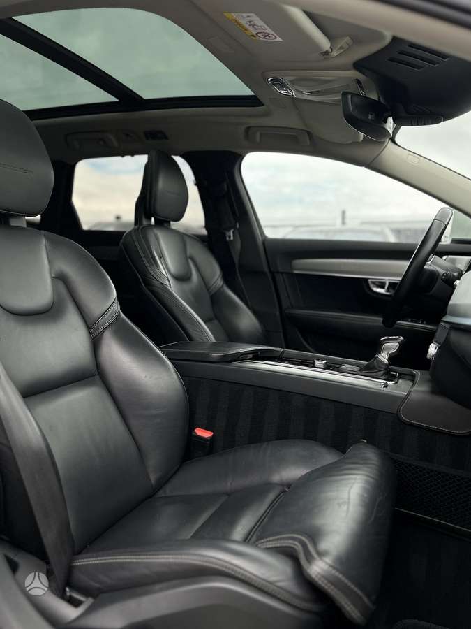 Volvo V90, Универсал