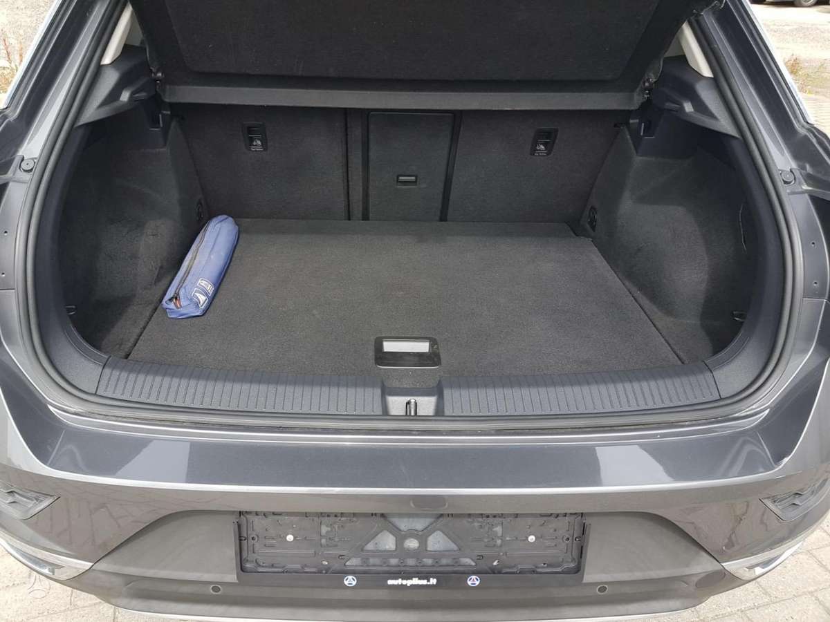 Volkswagen T-Roc - 12