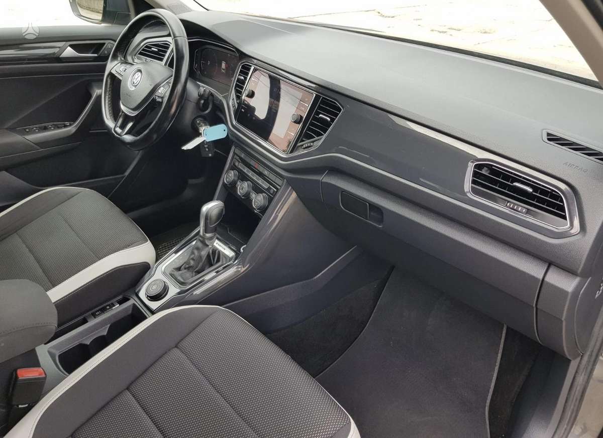 Volkswagen T-Roc - 9