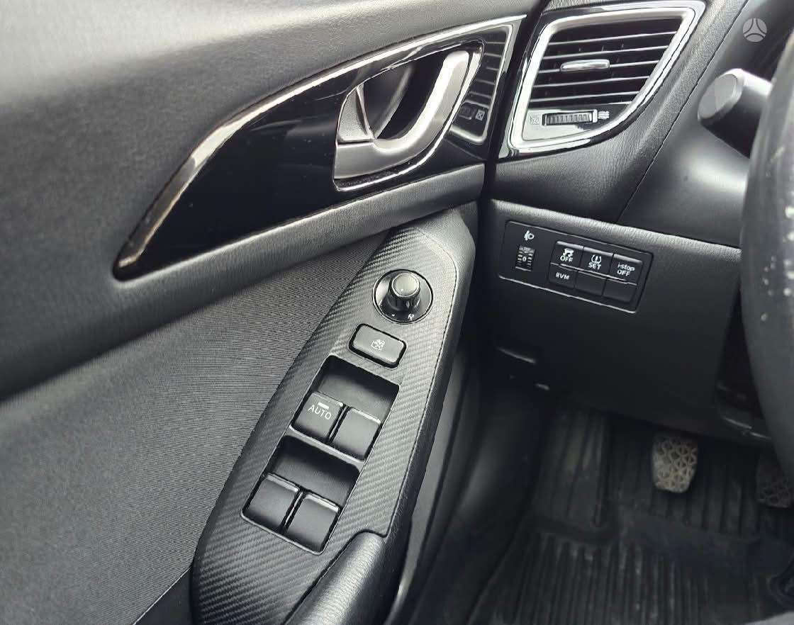 Mazda 3, 2.2 l., Хэтчбек