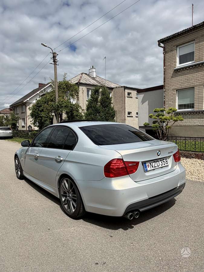 BMW 325, 3.0 l., Седан