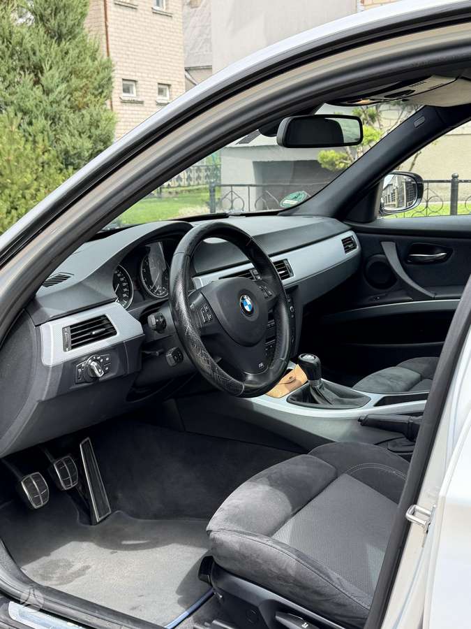 BMW 325, 3.0 l., Седан
