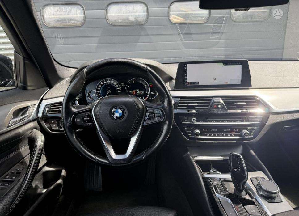 BMW 520, 2.0 l., Седан