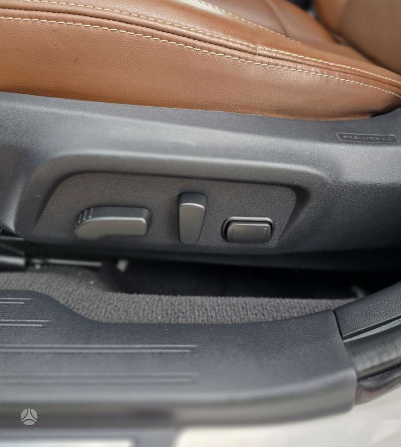 Subaru Outback, 3.6 l., off-road / crossover