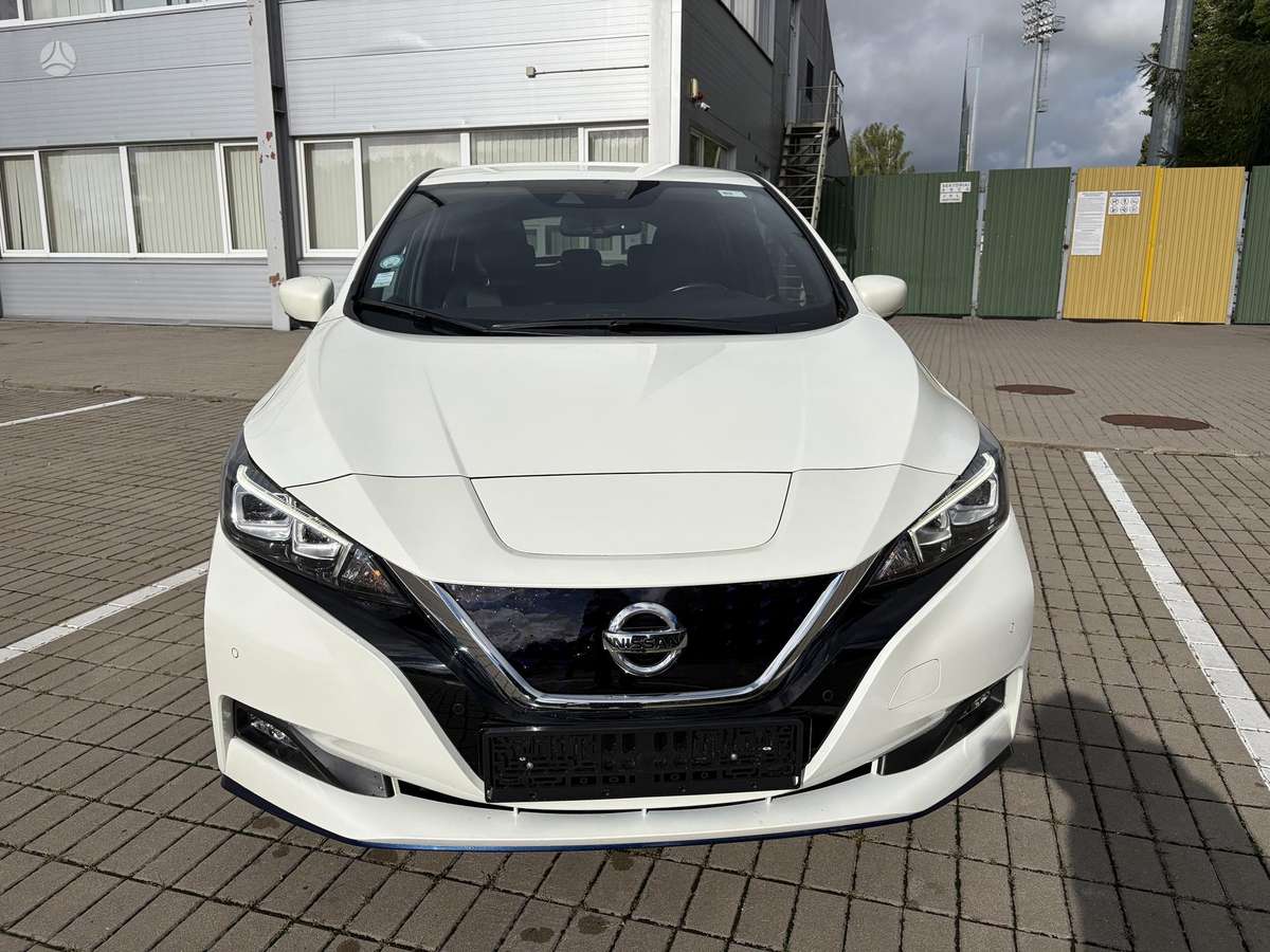 Nissan Leaf, 62 kWh, hatchback