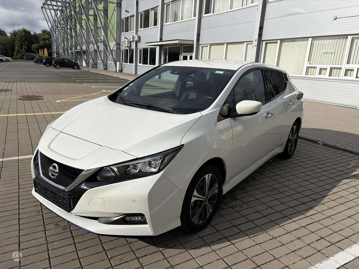 Nissan Leaf, 62 kWh, hatchback