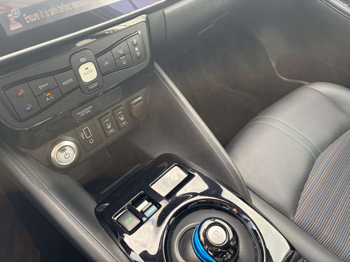 Nissan Leaf, 62 kWh, hatchback