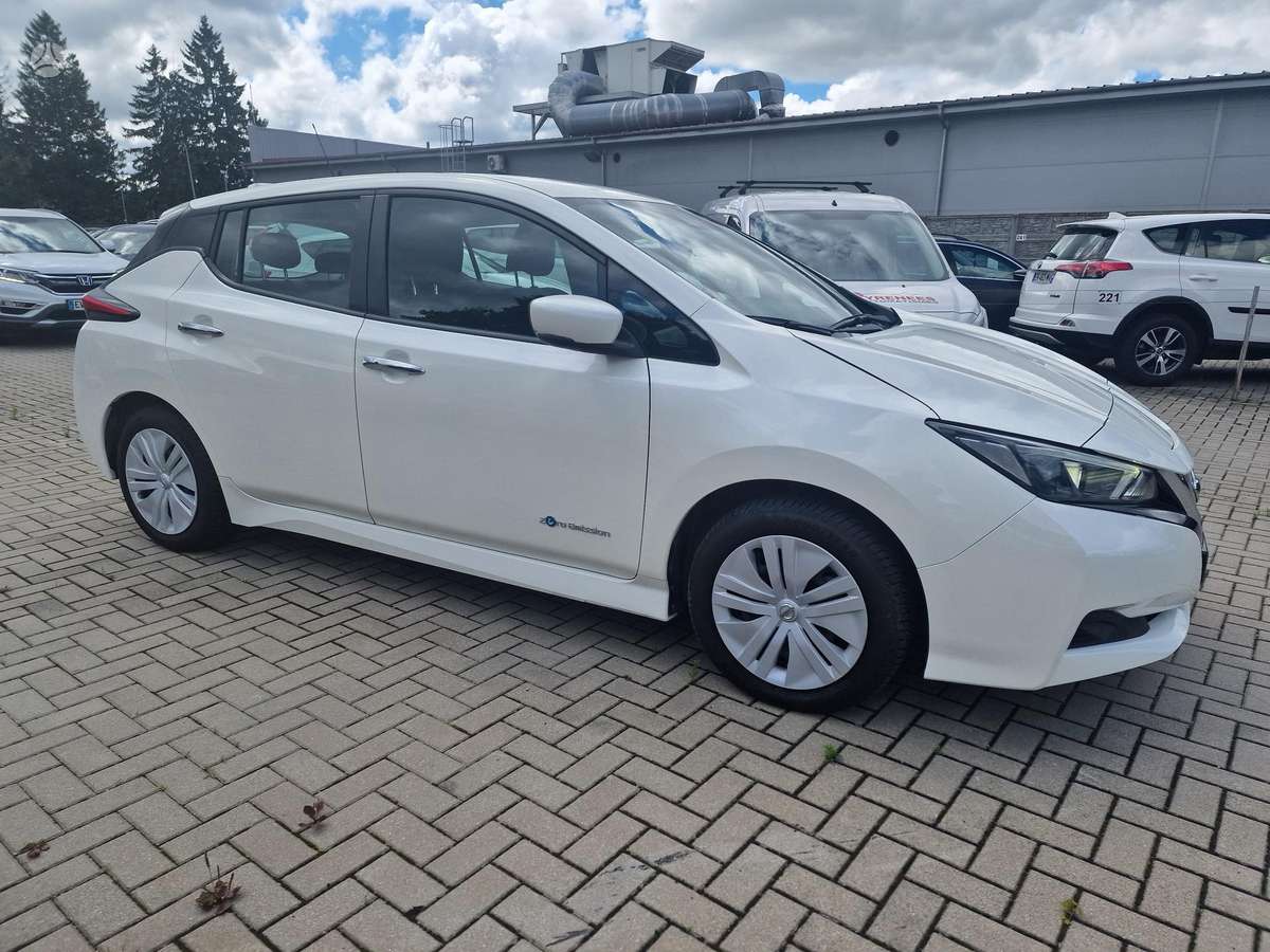 Nissan Leaf, 40 kWh, hatchback