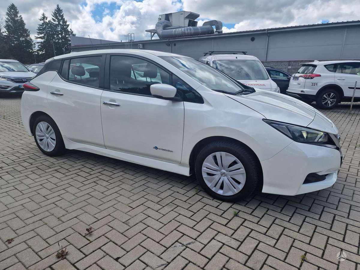 Nissan Leaf, 40 kWh, hečbekas