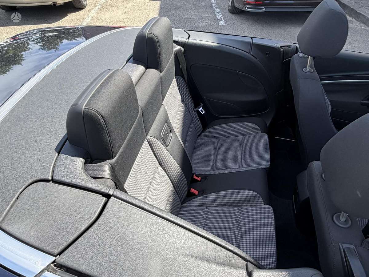Volkswagen Eos, 1.6 l., convertible