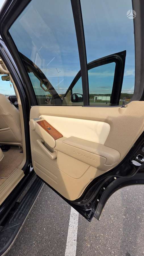 Ford Explorer, 4.6 l., off-road / crossover