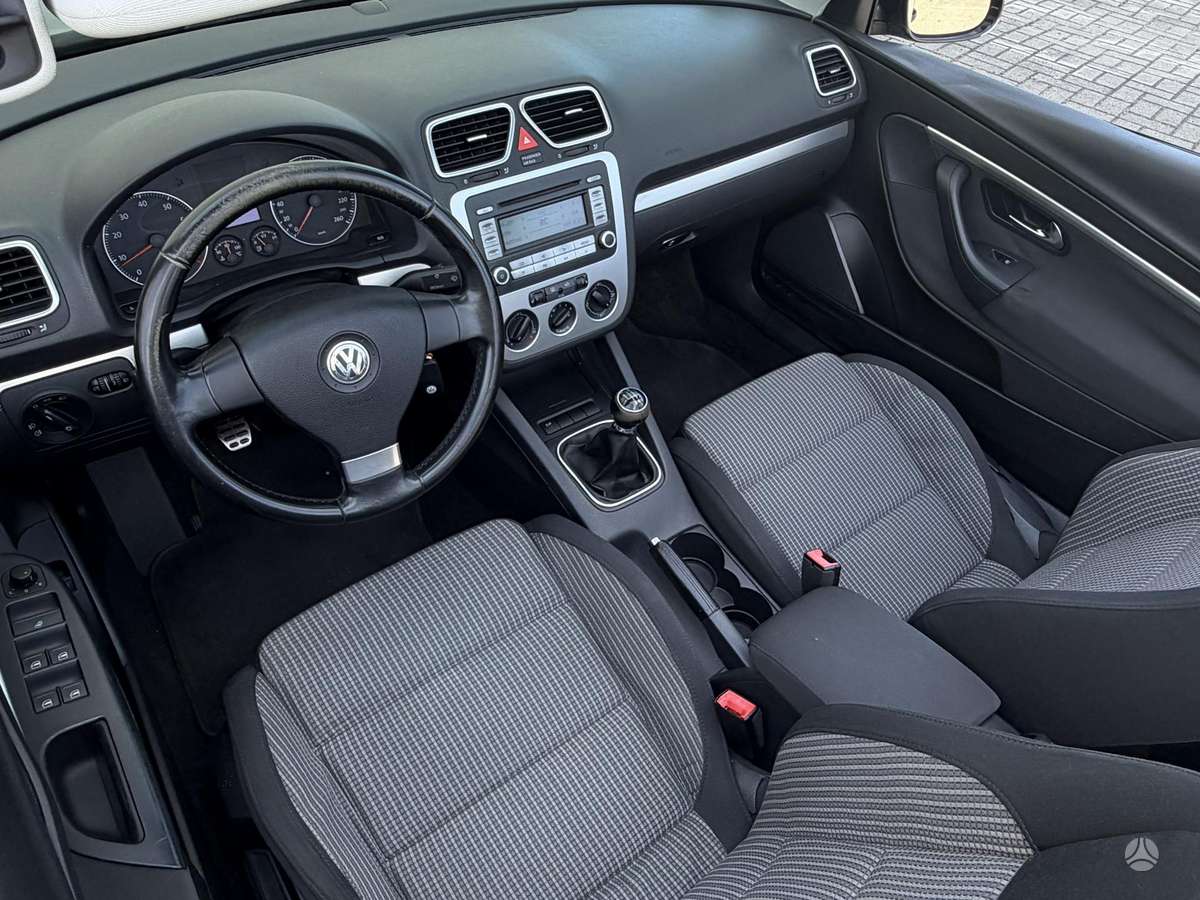 Volkswagen Eos, 1.6 l., convertible