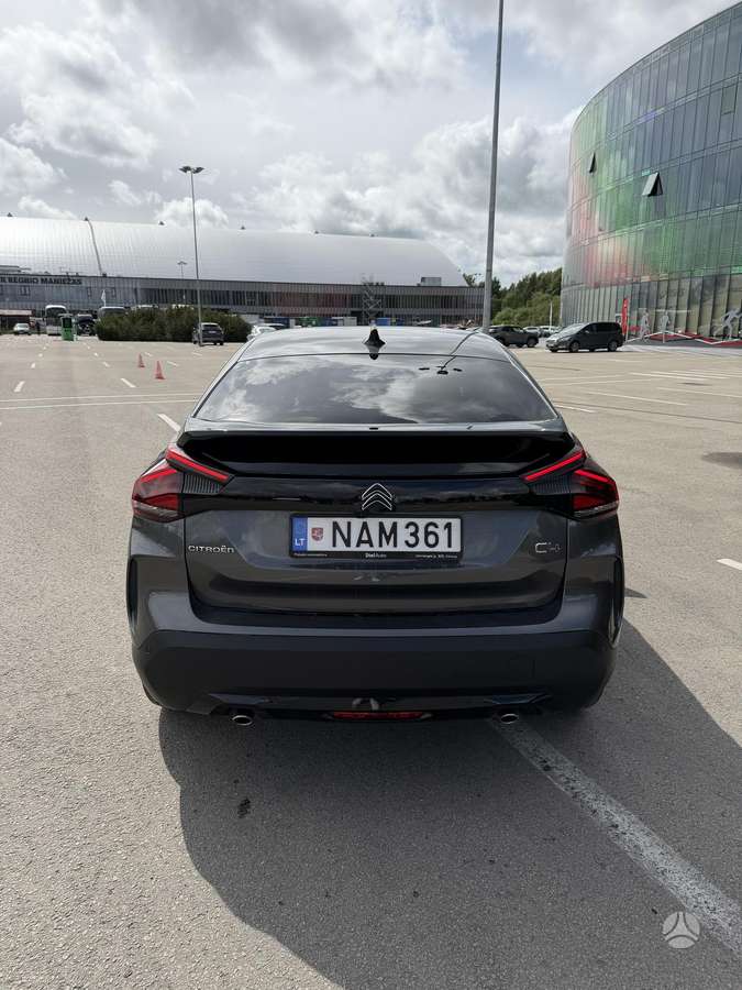 Citroen C4, 1.2 l., Хэтчбек